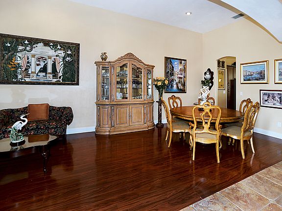 3rd image of 110 Shadowcreek Way