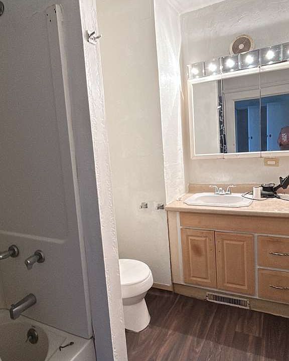 Apartment in McKees Rocks PA 15136