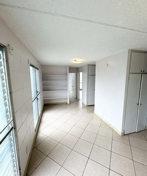 27 Lakeview Cir #101 — Photo 2