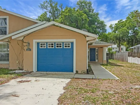 305 W Fountain St, Fruitland Park, FL 34731