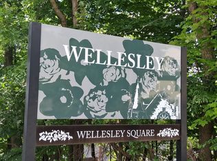 37 Linden St UNIT 28, Wellesley, MA 02482