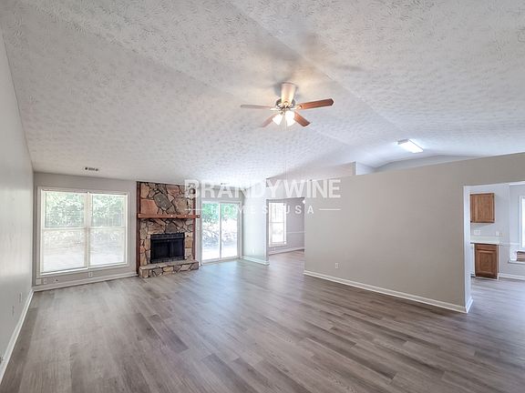 3rd image of 5900 Homestead Cir