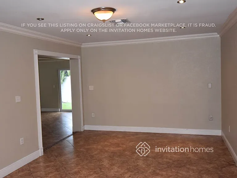 9811 SW 13th Ct — Photo 11
