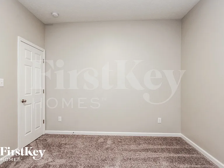 12128 Fall Ct — Photo 11