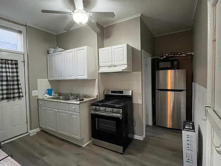 1450 W Chicago Ave #2 — Photo 10