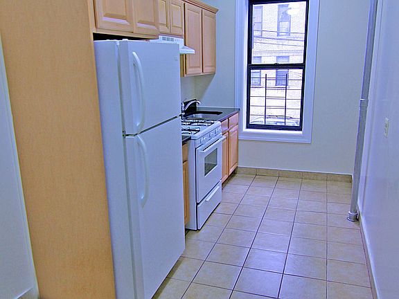 4th image of 2305 Grand Ave APT 1H
