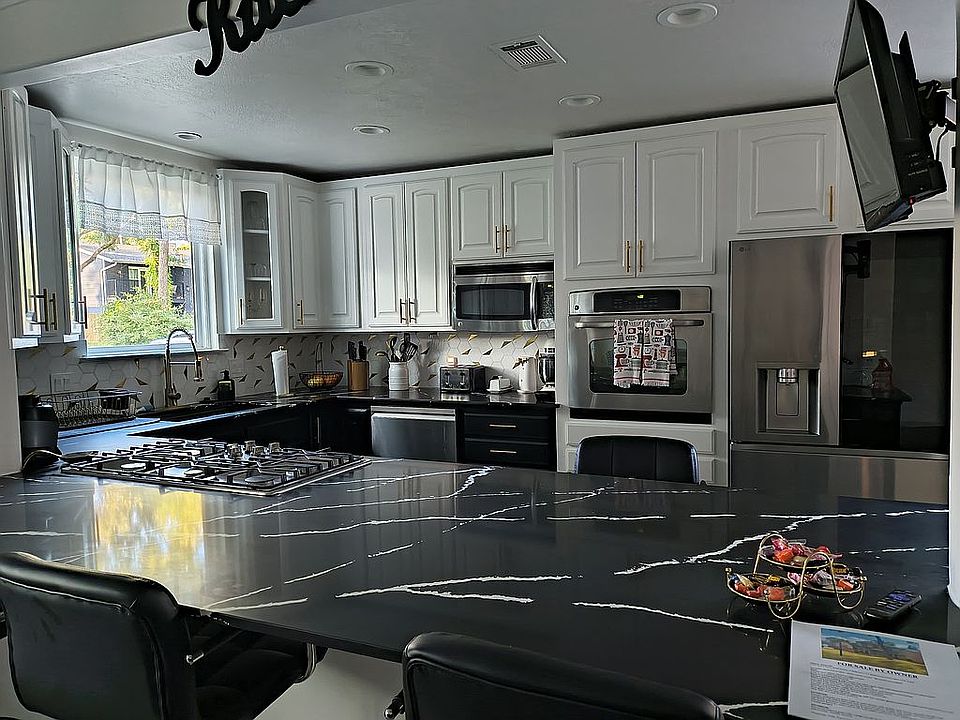 1st image of 511 Enchanted Ln