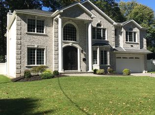 3 Daniel Ct, Paramus, NJ 07652