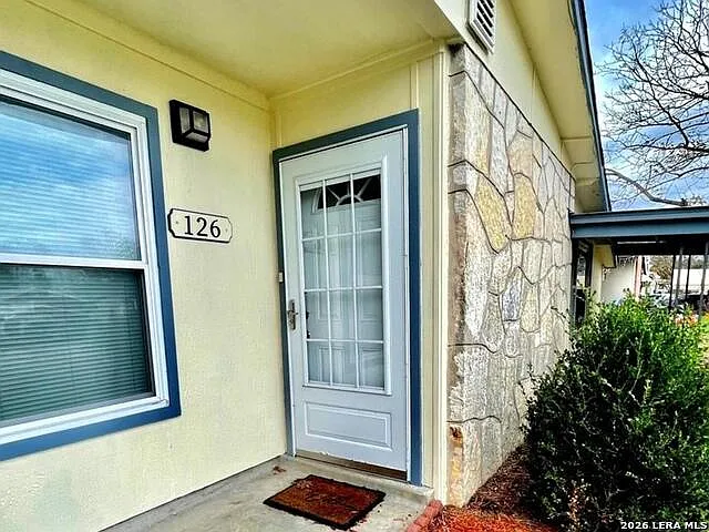 3 bed, 1.0 bath, 1126 sqft, $1,300 — Photo 3