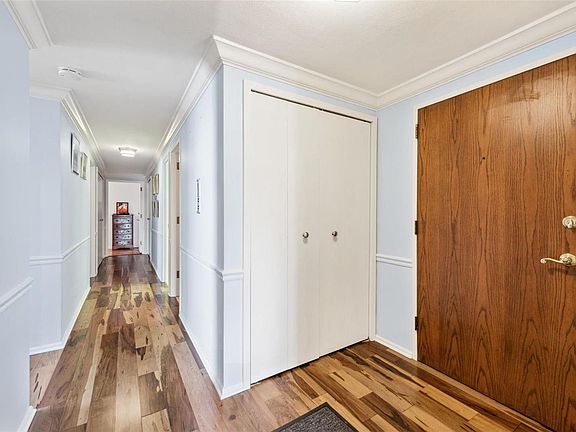 2nd image of 4501 Lindell Blvd APT 12H