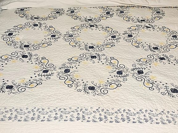 Queen bed available to be used in Living Space, will be set up in Studio upon signing of the lease!