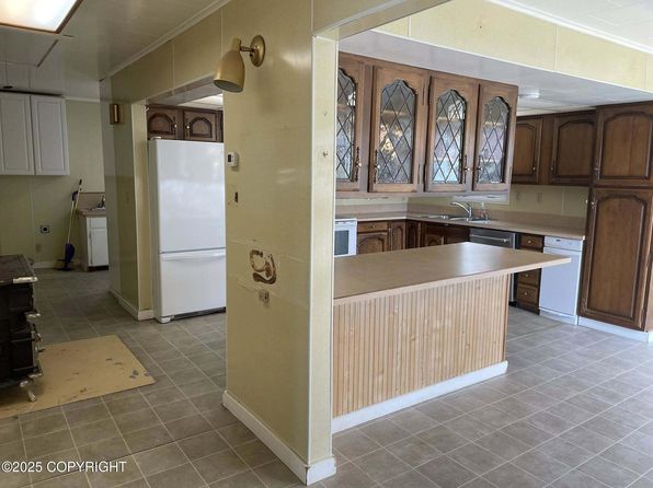 1221 W Kouskov St, Kodiak, AK 99615