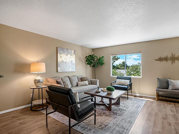 3rd image of 14116 La Cueva Ave NE