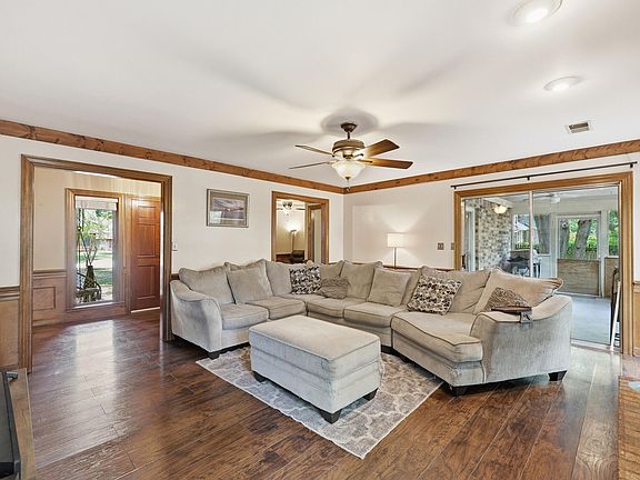 4th image of 106 Boone Dr