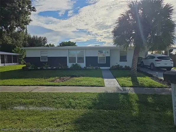 2352 Dallas St, Pt Charlotte, FL 33952