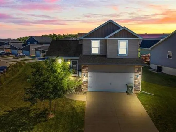 1514 Hummingbird Cir, Waterloo, IA 50702
