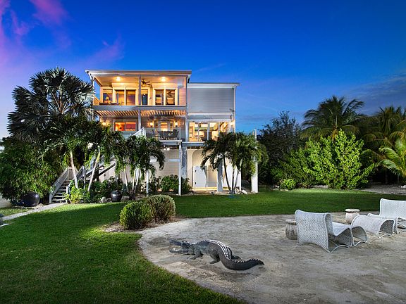 3rd image of 177 Carambola Ln