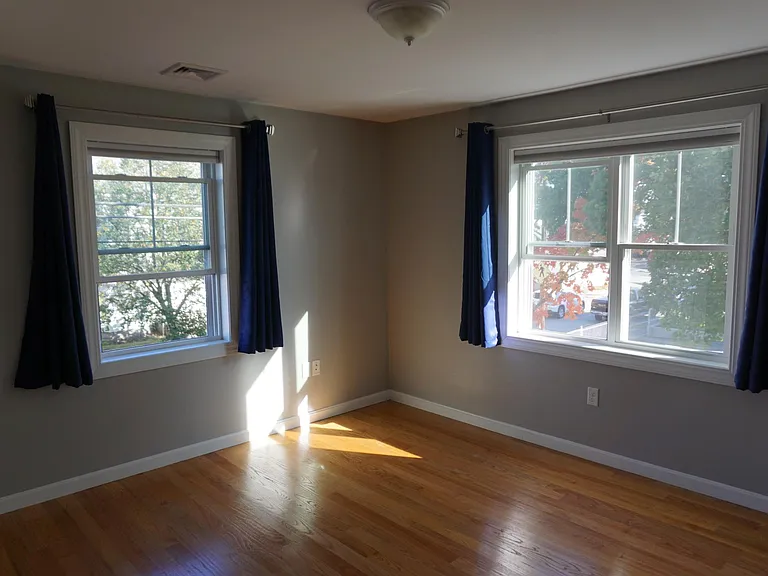 176 Charles St — Photo 30