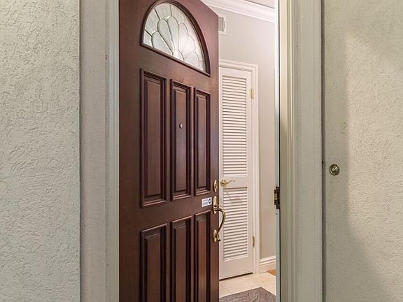 5th image of 153 N San Mateo Dr APT 101
