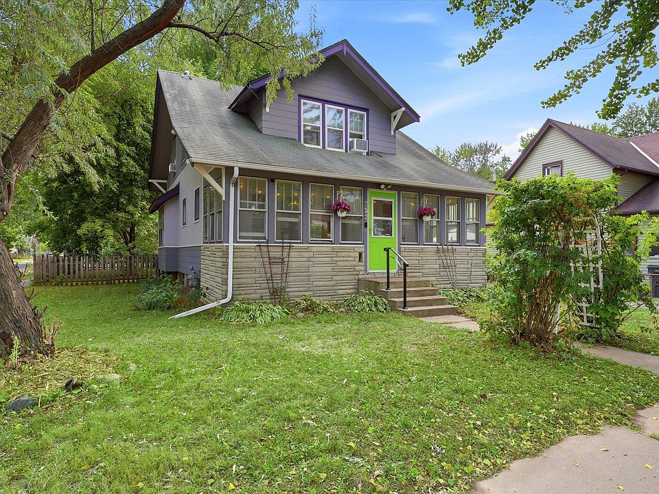 1st image of 252 Stevens St W