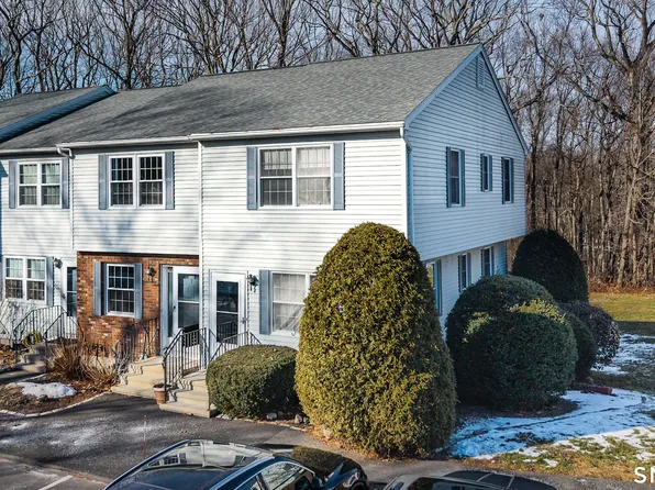 13 Holt Street APT 8, Plymouth, CT 06786