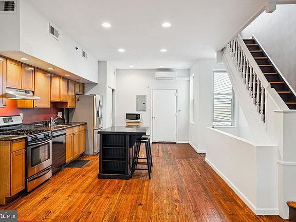 3rd image of 2030 Frankford Ave