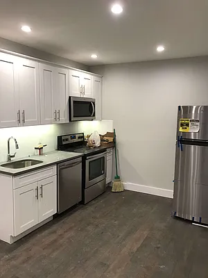 Rented by Flatiron Real Estate Advisors LLC | media 19