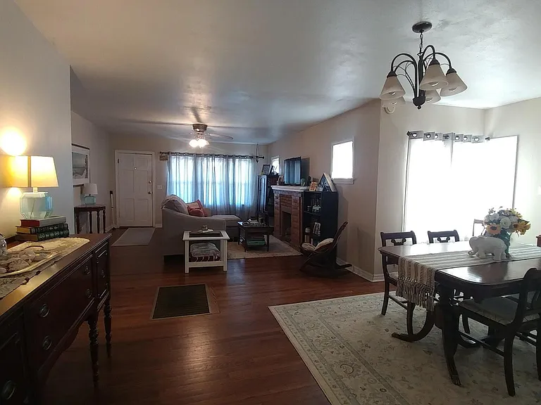 427 E Duffy St — Photo 5