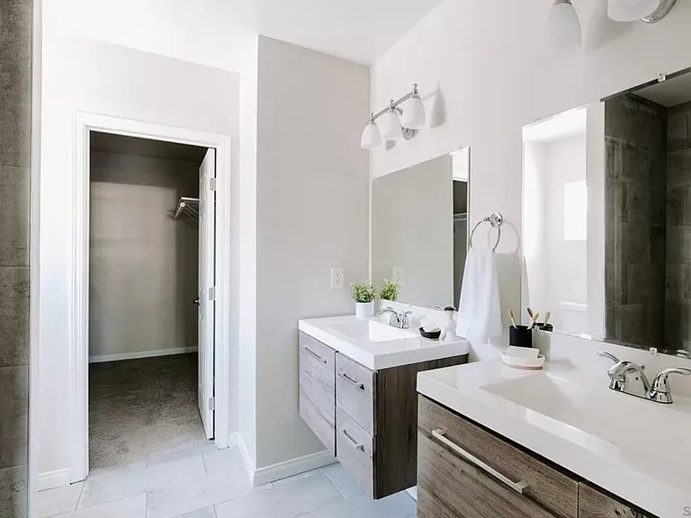 1207 Florence St — Photo 14