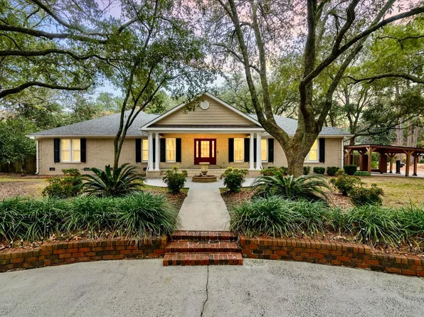 100 Fairway Dr, Summerville, SC 29483