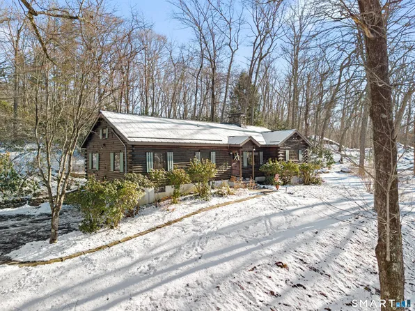 4 Rowledge Pond Road, Newtown, CT 06482