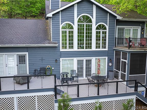 3rd image of 392 Palisades Dr
