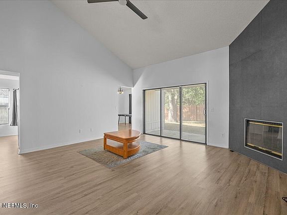 5th image of 2914 JUSTIN Court