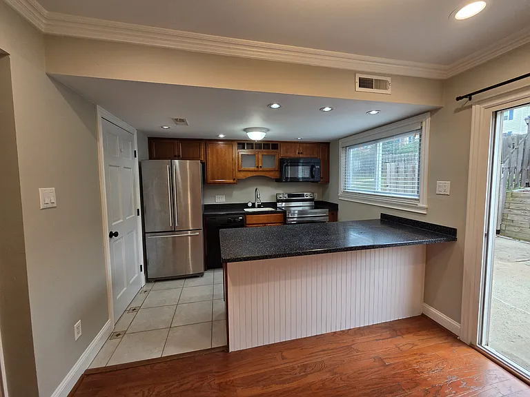 122 Wellington Ter #10A — Photo 9