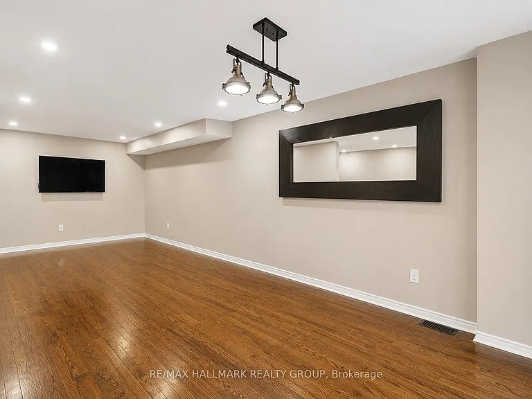 224 Lamplighters Dr — Photo 5