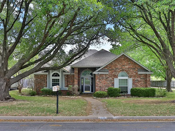 613 Regina Dr, Hewitt, TX 76643