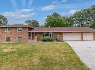 2711 Jersey Ridge Rd, Davenport, IA 52803