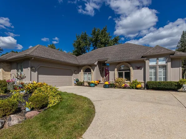 2596 Cedar Key Dr, Lake Orion, MI 48360