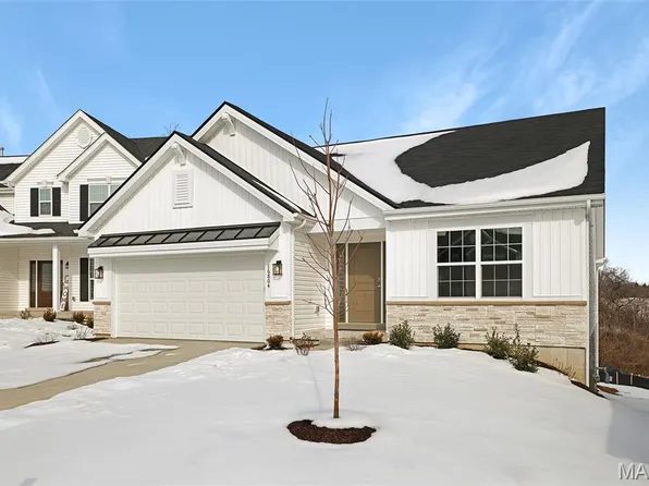 16804 River Stone Dr, Florissant, MO 63031