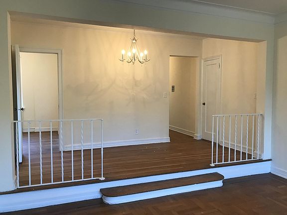 3rd image of 35 Parkview Ave APT 6A