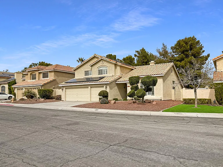 9904 Barrier Reef Dr — Photo 19