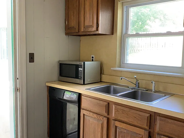 857 Maple Ave — Photo 27