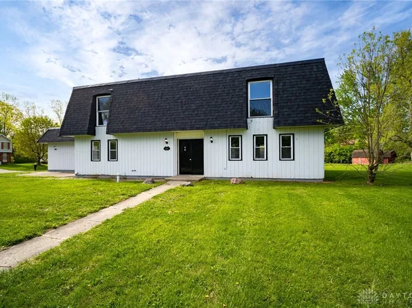 5800 Woodstone Dr, Dayton, OH 45426