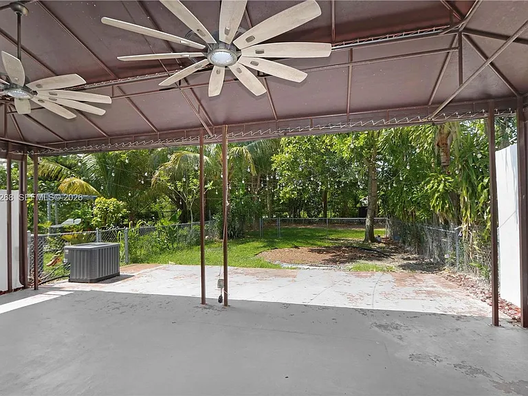 12340 SW 20th Ter #12340 — Photo 11