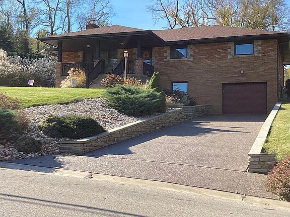 Driveway to garage 