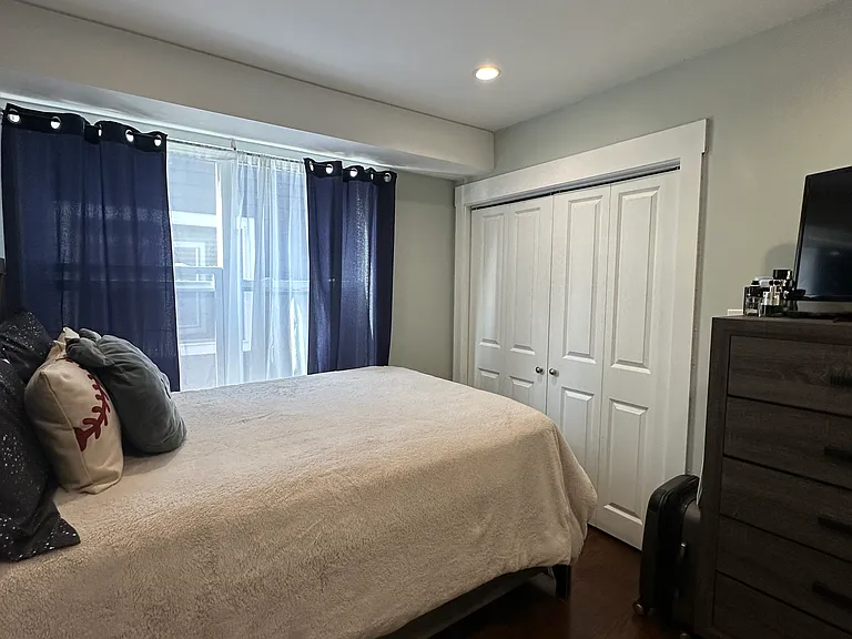 13 Ruthven St #2 — Photo 8