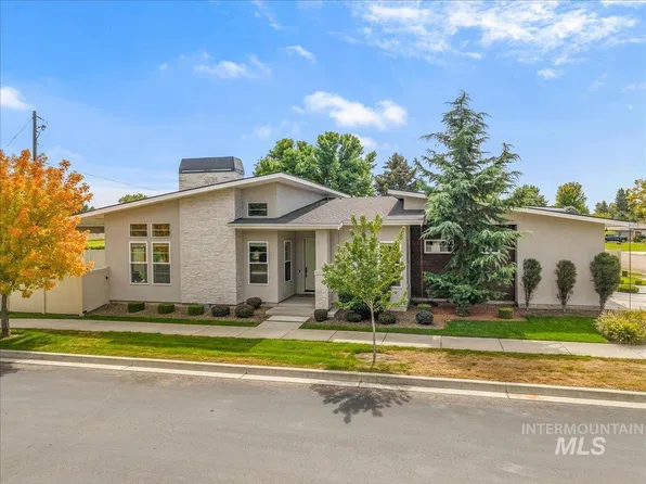 372 N Taylor, Eagle, WY 83116