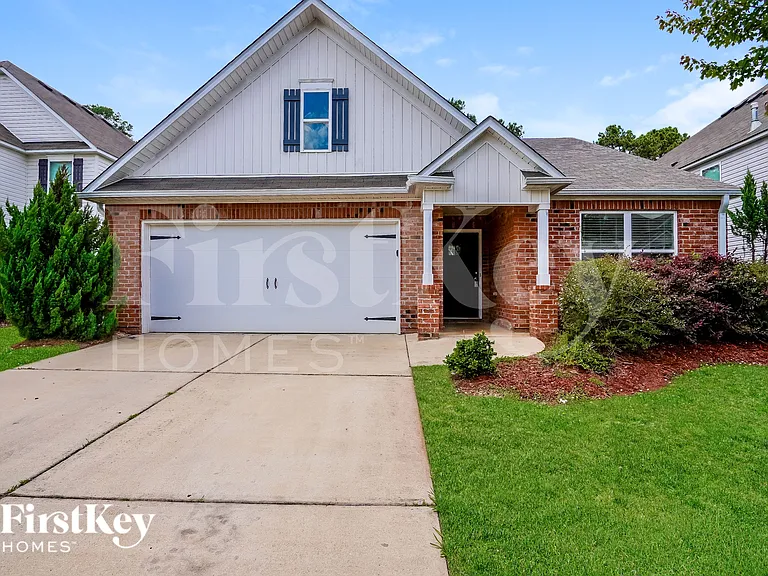 4631 Woodford Cir — Photo 1
