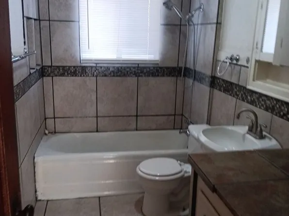 405 Yale Blvd SE, Albuquerque, NM 87106