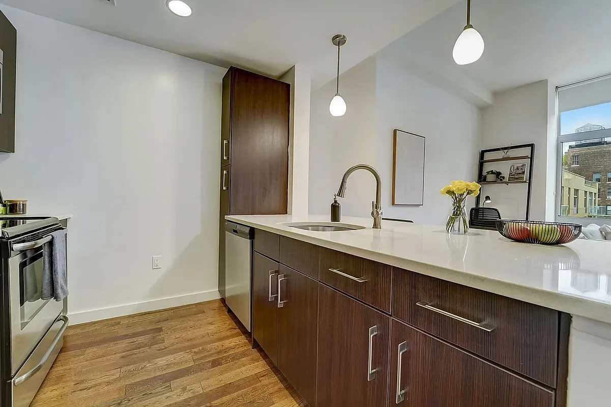 260 West 26th Street — Photo 3